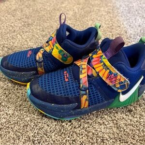 Nike LeBron Witness 7 'Kaleidoscope' basketball shoes